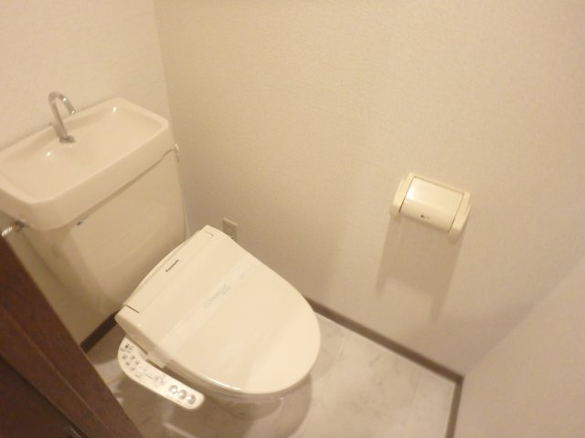 【トイレ】 | フローレンス西宮Ⅰ | シンプルで使いやすいトイレです
