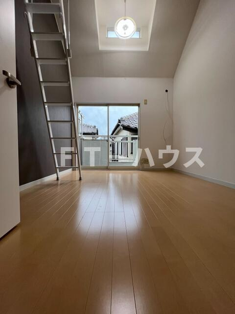 ロイヤルコーポ幕張の居間・リビング|※同タイプ