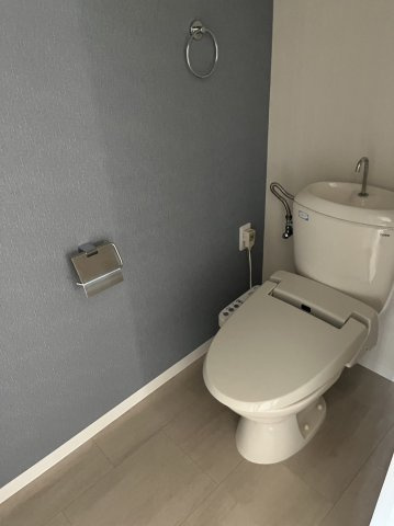 岸和田市北町の賃貸マンションのトイレ|清潔感のあるトイレです