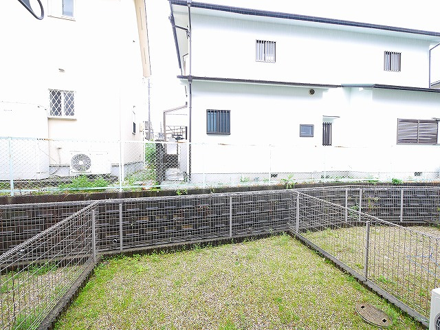 グレイス学園前のバルコニー|庭