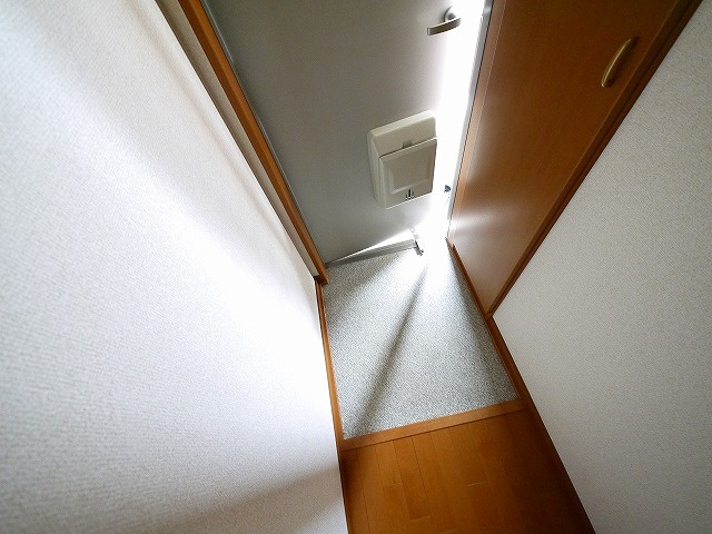 グレイス学園前の玄関|ゆったりとした玄関です