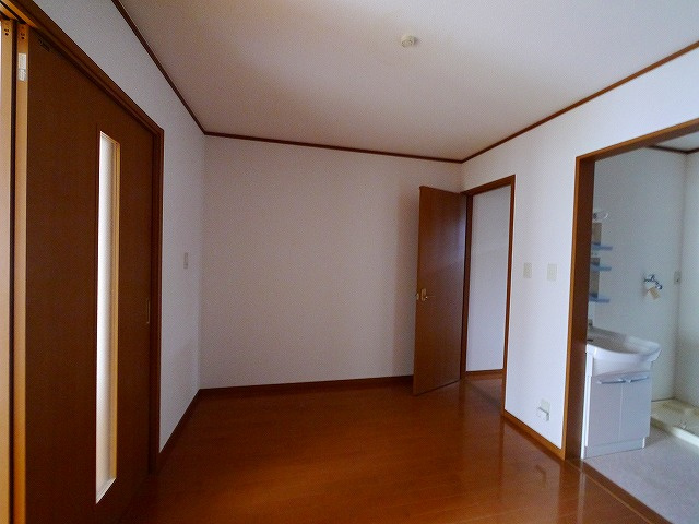 グレイス学園前の居間・リビング|ゆったりとした居間です