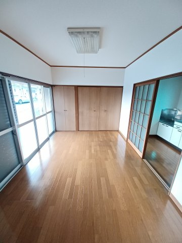 吉田荘の洋室|使い勝手のいい洋室です