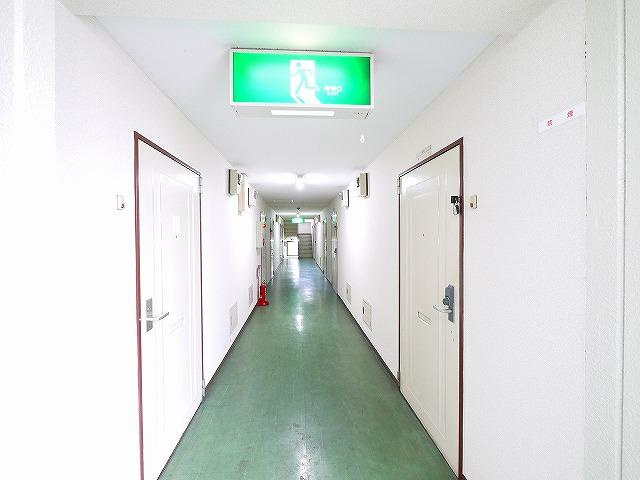 生駒ビル（俵口町）のロビー|ロビーです
