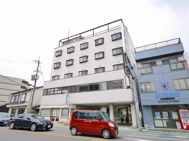 生駒ビル（俵口町）の外観|おしゃれな外観です