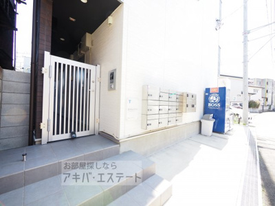 【エントランス】 | ロイヤルレジデンス