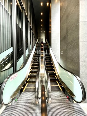 【その他共用部分】 | 大阪ひびきの街　ザ・サンクタスタワー | 2階フロントへのエレベーター☆
