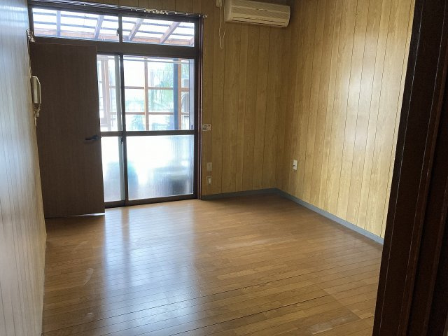 敦賀市野坂借家の内装