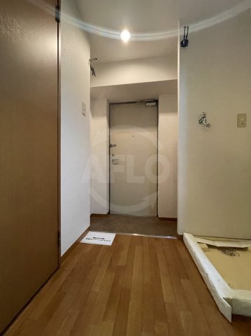 エスリード難波駅前の居間・リビング|エスリード難波駅前　ひろびろとした玄関