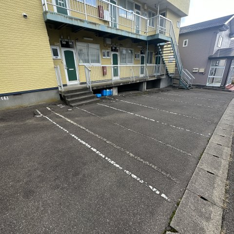 学）大昭グリーンヒル２の駐車場