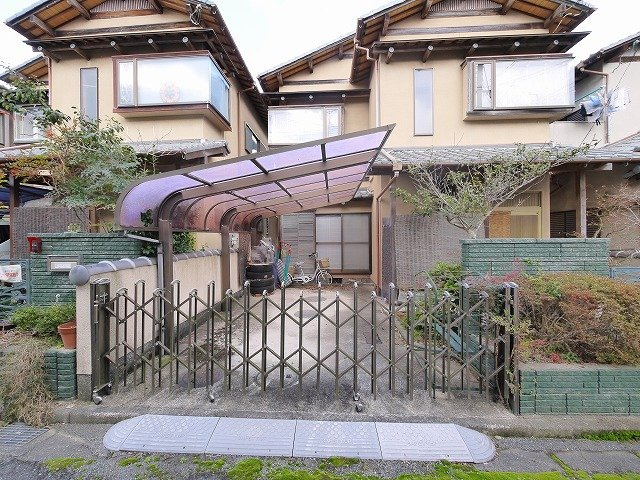 鹿野園町貸家の駐車場