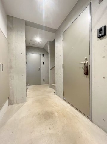 「防音マンション」ラシクラス中板橋のロビー|ゆとりのあるロビーです