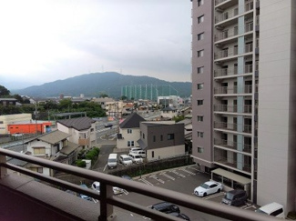 【展望】 | バルコニーからの気持ちのいい眺望♪南東方向の景色が広がり、毎日大きな空を眺められます