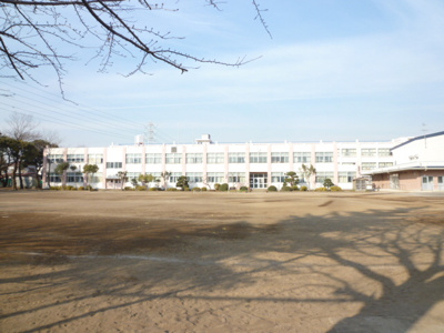 大和市立桜丘小学校まで750ｍ