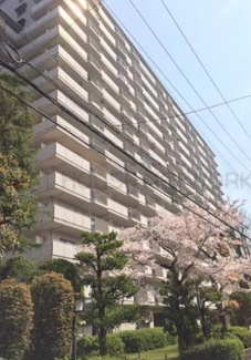 【外観】 | 街一帯がマンション。桜並木の綺麗な住宅街です。
都島区のリノベーションなら工務店町営のリノベスにお任せください！
