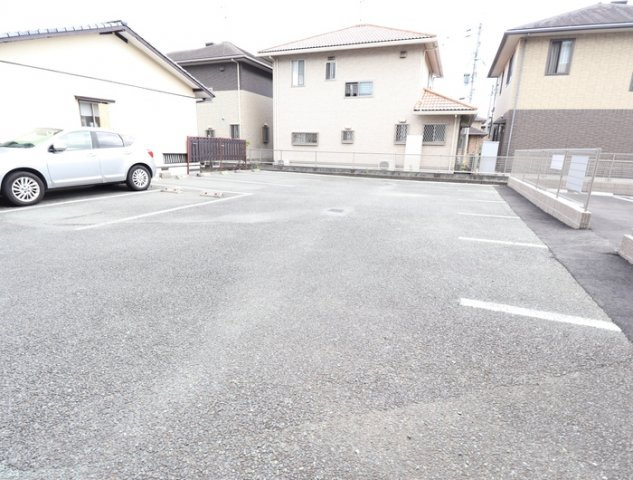 ヴィンテージ八王寺の駐車場