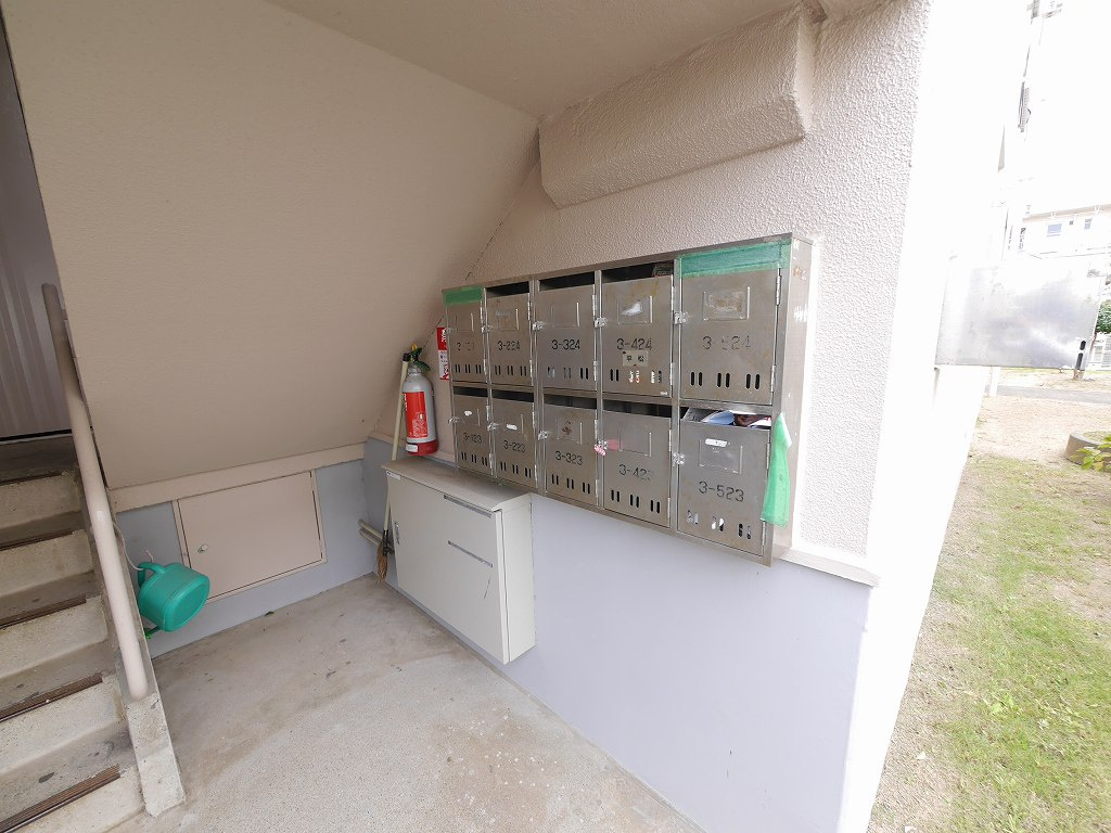 東垂水3号棟のエントランス