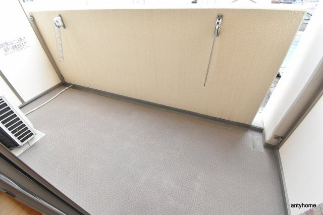 ディナスティ都島北通　仲介手数料無料のバルコニー