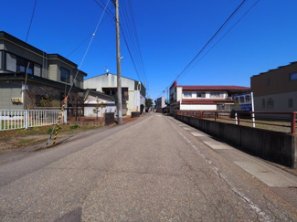 【前面道路含む現地写真】