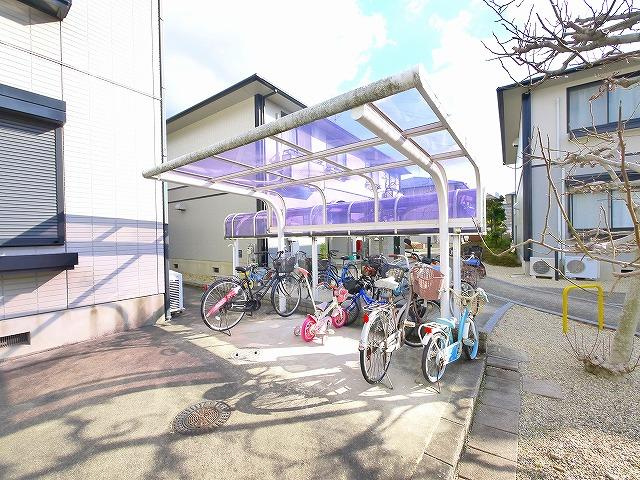 サンビレッジ天理Eのその他共用部分|自転車置き場