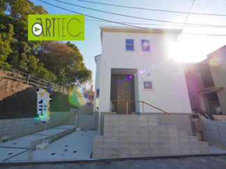 【駐車場】 | 【駐車スペース】
日々の暮らしにマイカーが必要。そんな方は物件の購入条件に駐車場は必須です。通勤に、家族のお迎えに、お買物に、おでかけに、クルマライフを楽しみたい方に。