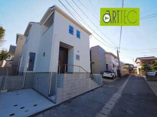 【前面道路含む現地写真】 | 【前面道路】
前面道路は毎日の駐車の出し入れで大事なポイントです！
車種によっても便利・不便がありますのでご確認ください♪