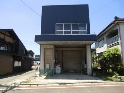 学校町高新貸家の外観