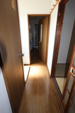 学校町高新貸家のその他