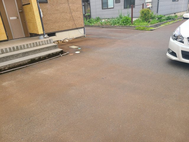 メゾン・レタージュの駐車場