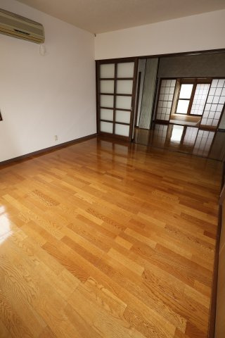 メゾン・ボンアールの居間・リビング