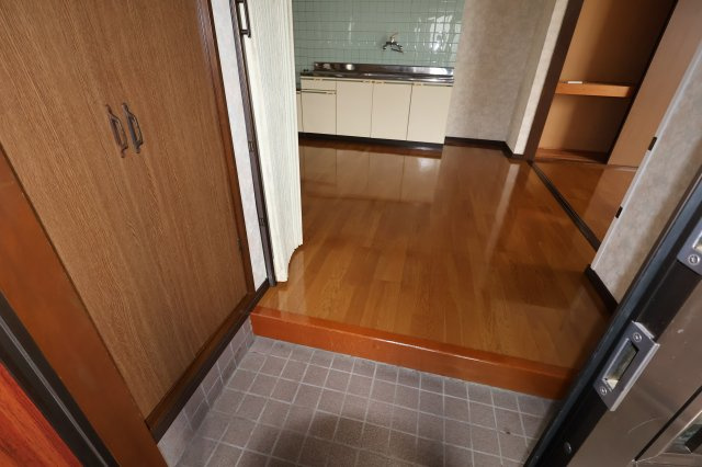 メゾン・ボンアールの玄関