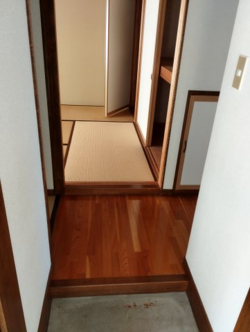 コスモコーポ昭和町の玄関