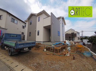 【駐車場】 | 【駐車スペース】
日々の暮らしにマイカーが必要。そんな方は物件の購入条件に駐車場は必須です。通勤に、家族のお迎えに、お買物に、おでかけに、クルマライフを楽しみたい方に。