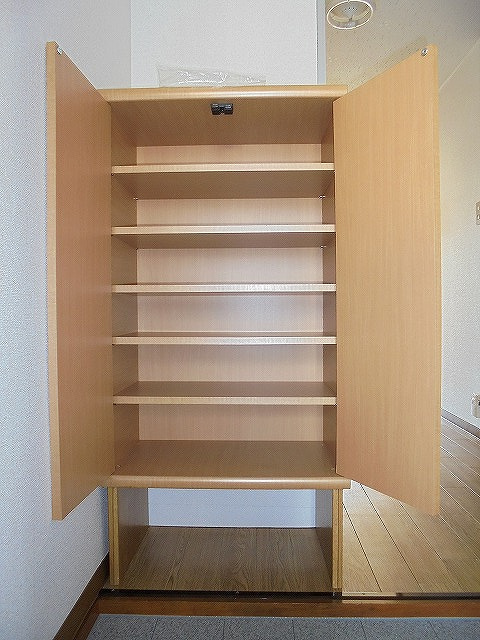 クレメント南宝永の玄関