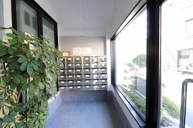 クレメント南宝永のエントランス|落ち着いたエントランスです