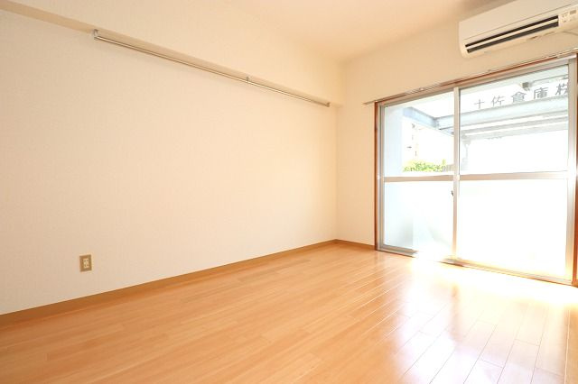 クレメント南宝永の洋室|スタンダードな洋室です