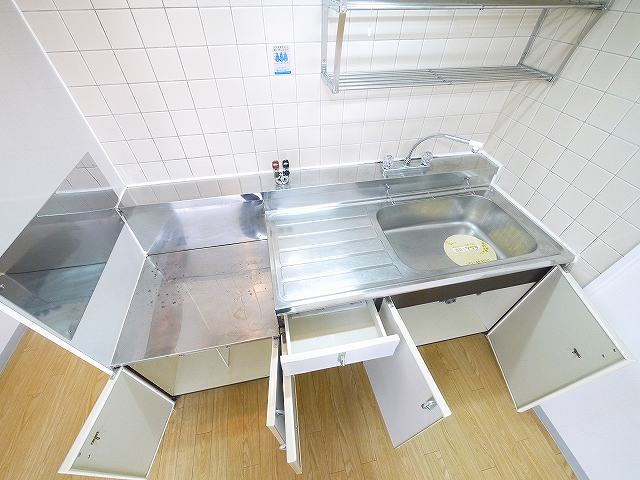 春日マンションのキッチン|キッチンでお料理をお楽しみください