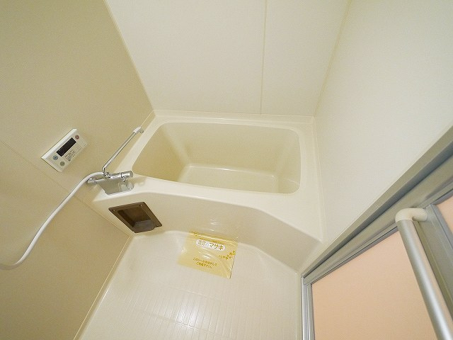 春日マンションの浴室|きれいなお風呂です