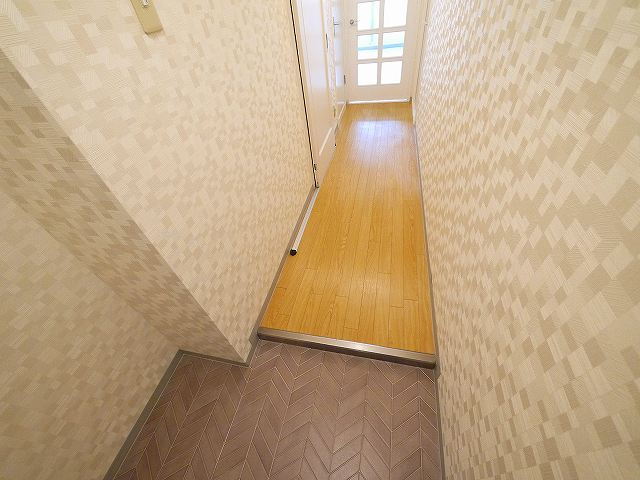 春日マンションの内装|ゆったりとした玄関です