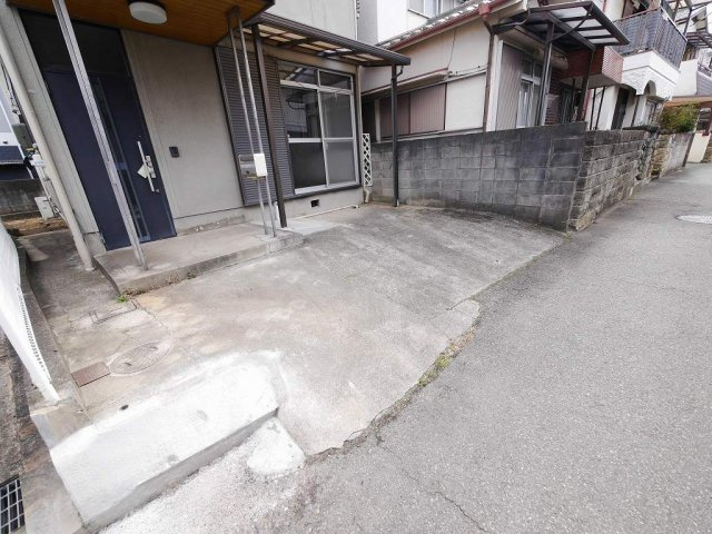 大久保町西島貸家の駐車場|サイズは現地要確認