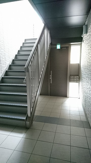 T メゾン ド ソレイユのエントランス