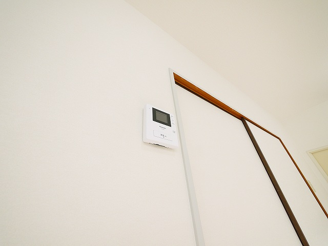 サンプラザ南京終のセキュリティ|お顔が見えるモニター付きインターホンもございます。