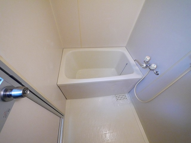 サンプラザ南京終の浴室|日々の暮らしに欠かせないお風呂です