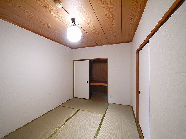 サンプラザ南京終の和室|和室です