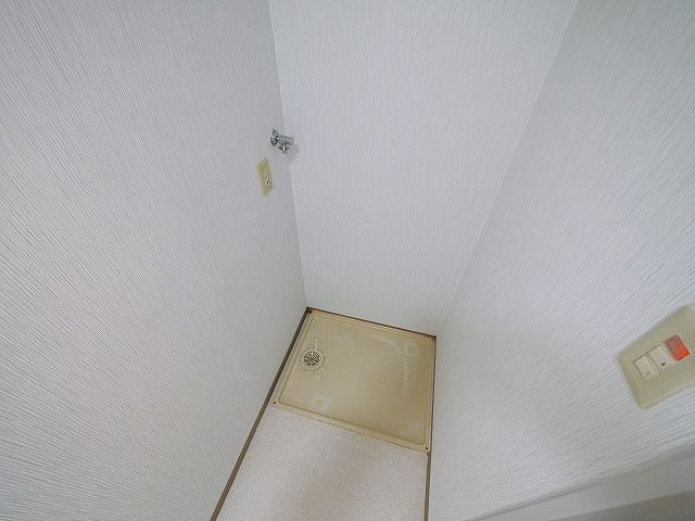 サンプラザ南京終の設備|嬉しい室内洗濯機置き場がございます。