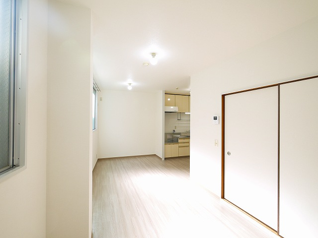 サンプラザ南京終の居間・リビング|おしゃれなリビングです