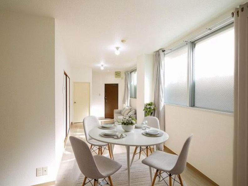 サンプラザ南京終の居間・リビング|CGで家具等を配置したもので家具等は含まれません
