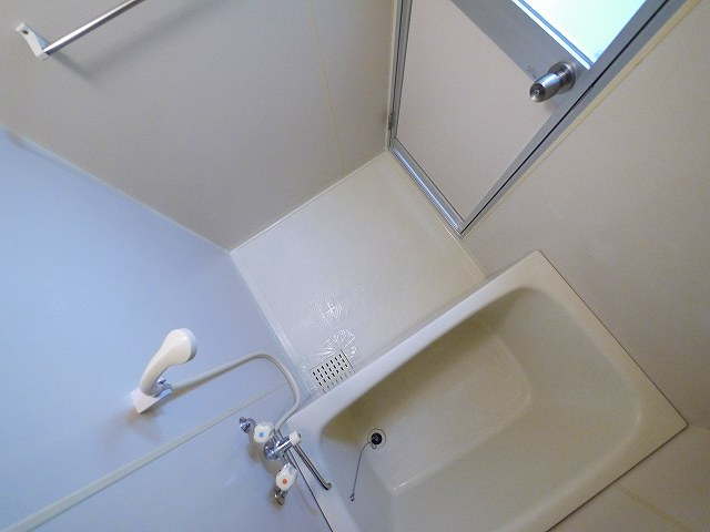 サンプラザ南京終の浴室|お風呂で日々の疲れを落としましょう