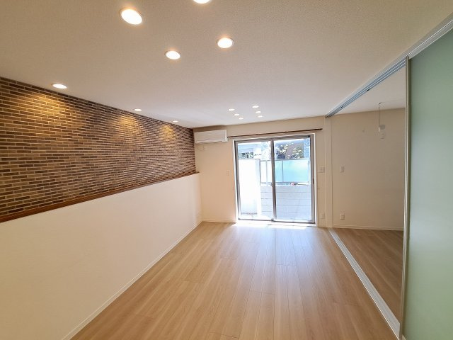 グラデイートベレオ甲子園の居間・リビング