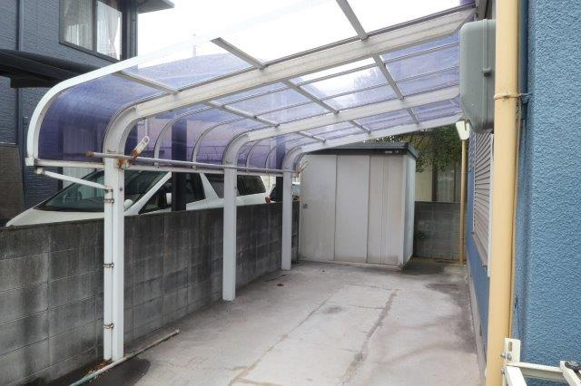 倉敷市連島町西之浦の一戸建ての駐車場|屋根付き（１台分）